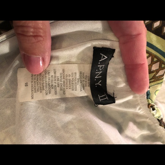 Beautiful flowy halter dress - Picture 7 of 7